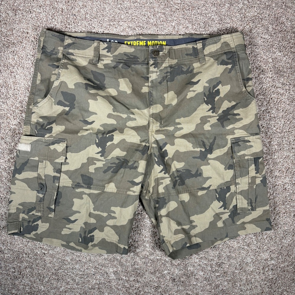 Lee Extreme Motion Mens Camo Cargo Shorts Green Brown Size 42 Stretch 2188827